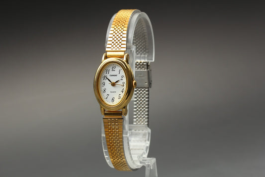 Vtg. [N MINT] CITIZEN CURRENT Y121-AM80 Bracelet Gold Quartz Ladies Watch JAPAN