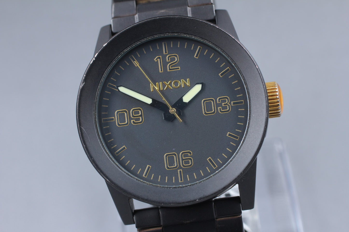 [Near MINT] NIXON 11G 42mm Bracelet Black Gold Quartz Men's Watch From JAPAN