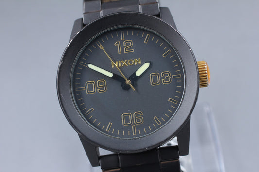 [Near MINT] NIXON 11G 42mm Bracelet Black Gold Quartz Men's Watch From JAPAN