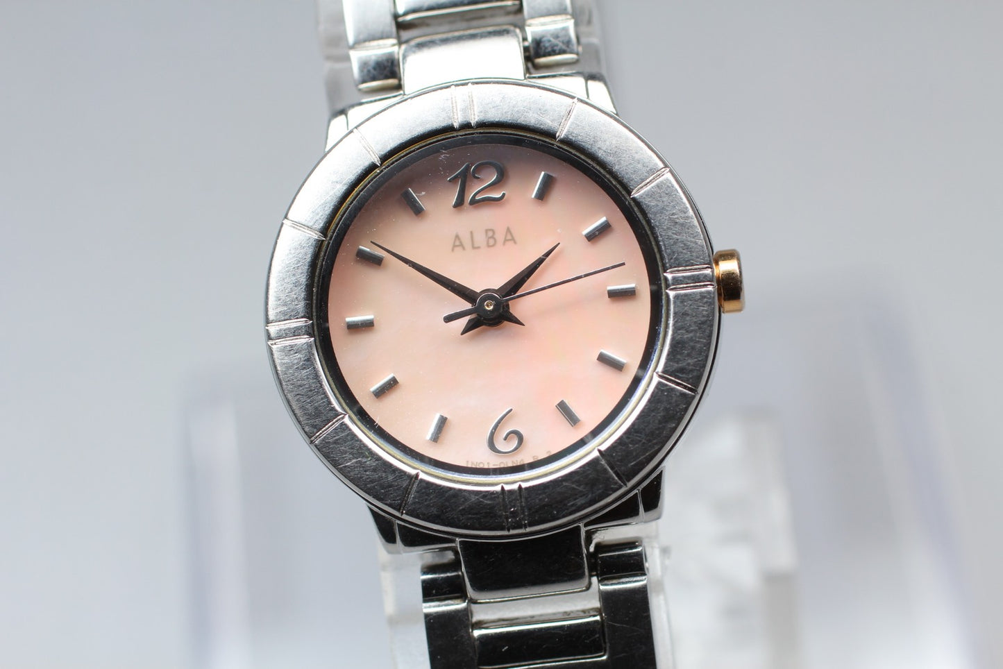 Vtg.1995 [N MINT] SEIKO 1N01-0FW0 20mm Shell Pink Quartz Ladies Watch From JAPAN