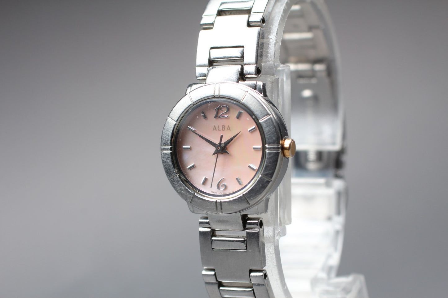 Vtg.1995 [N MINT] SEIKO 1N01-0FW0 20mm Shell Pink Quartz Ladies Watch From JAPAN
