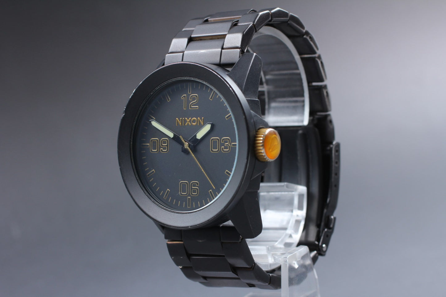 [Near MINT] NIXON 11G 42mm Bracelet Black Gold Quartz Men's Watch From JAPAN