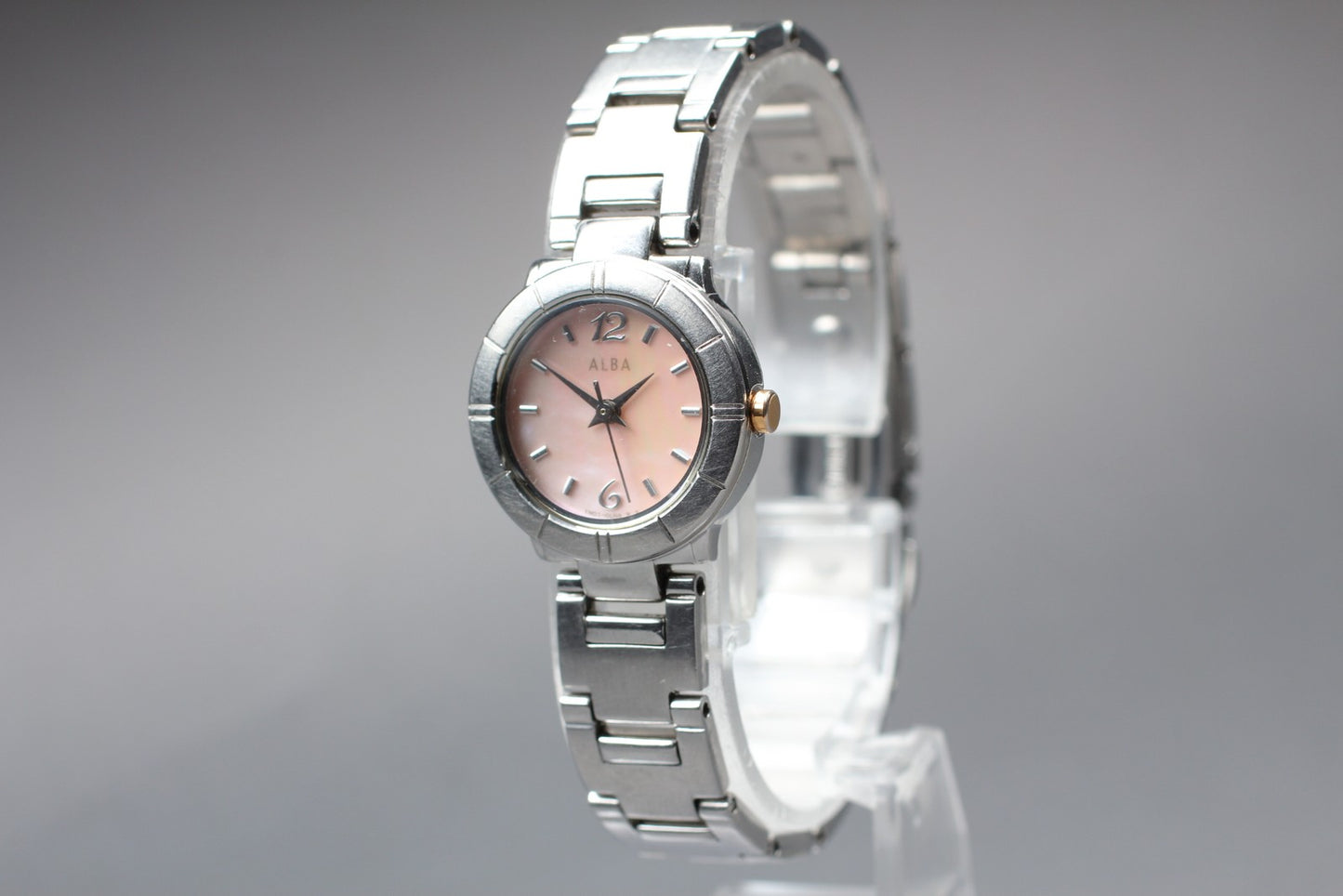 Vtg.1995 [N MINT] SEIKO 1N01-0FW0 20mm Shell Pink Quartz Ladies Watch From JAPAN