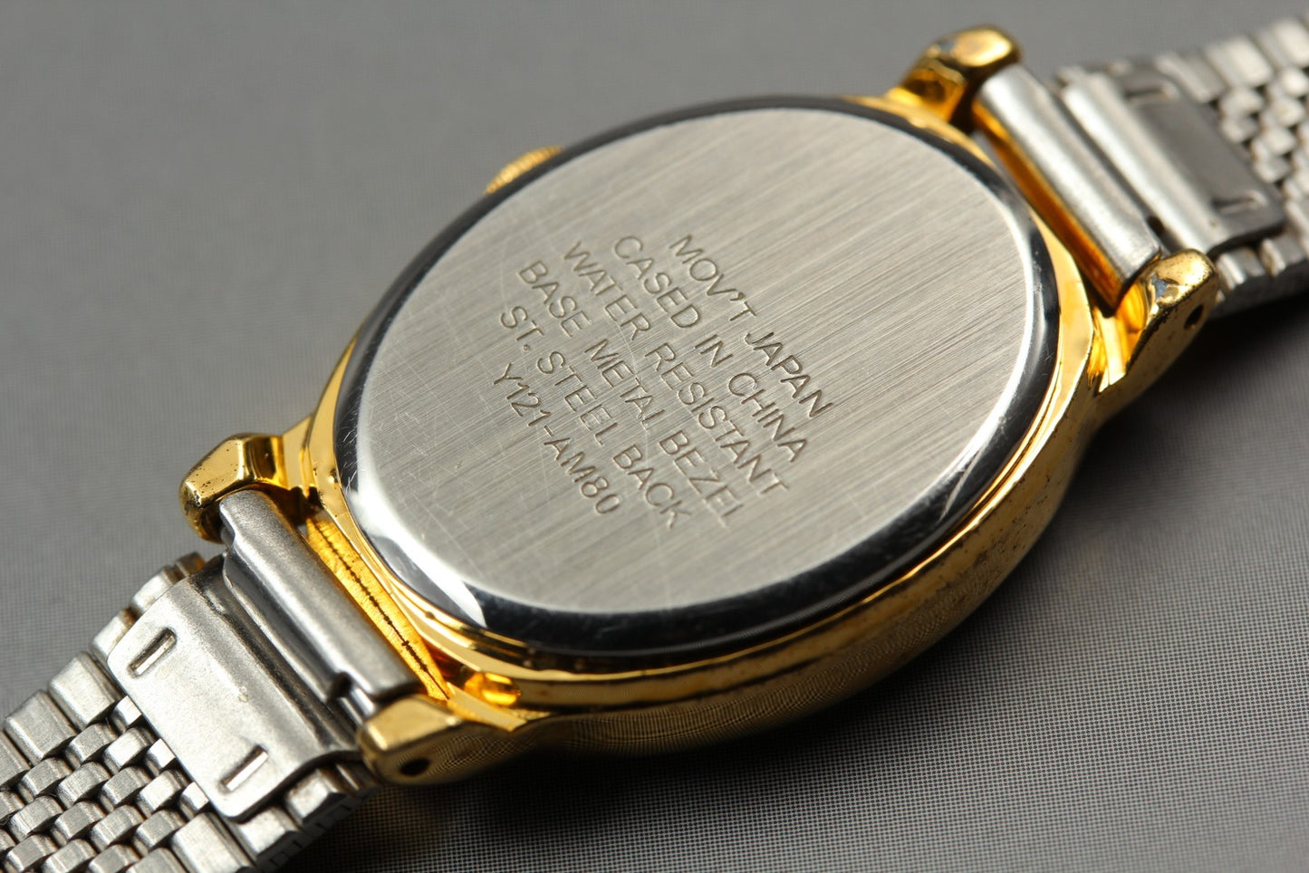 Vtg. [N MINT] CITIZEN CURRENT Y121-AM80 Bracelet Gold Quartz Ladies Watch JAPAN