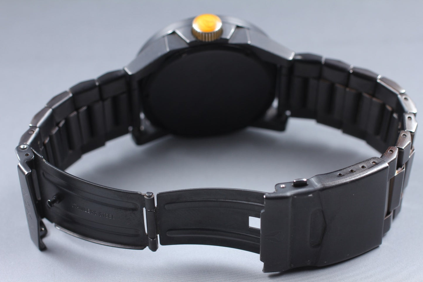 [Near MINT] NIXON 11G 42mm Bracelet Black Gold Quartz Men's Watch From JAPAN