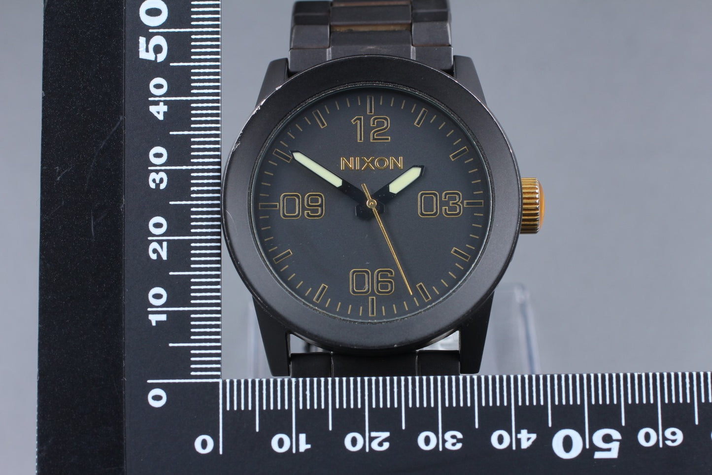 [Near MINT] NIXON 11G 42mm Bracelet Black Gold Quartz Men's Watch From JAPAN