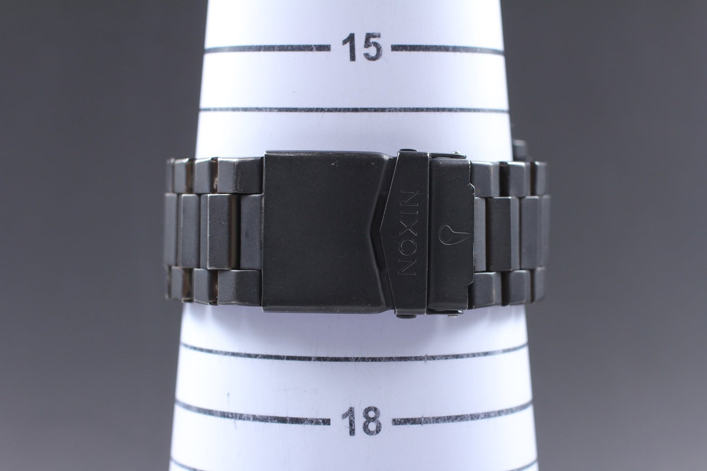 [Near MINT] NIXON 11G 42mm Bracelet Black Gold Quartz Men's Watch From JAPAN
