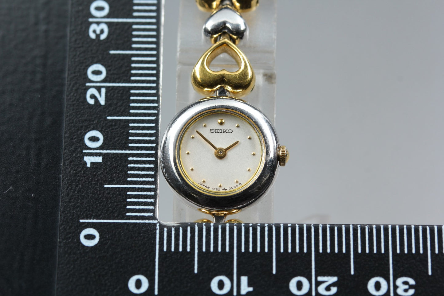 Vtg. [N MINT] SEIKO 1E20-0030 Bracelet Heart Silver Quartz Ladies Watch JAPAN