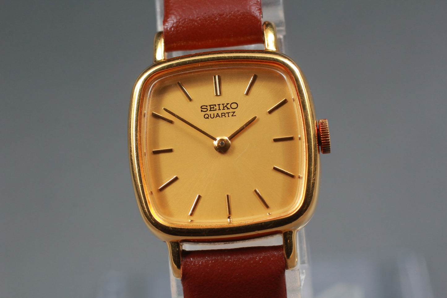 Vin.1994 [N MINT] SEIKO 2320-6930 Square 19mm Gold Quartz Ladies Watch JAPAN