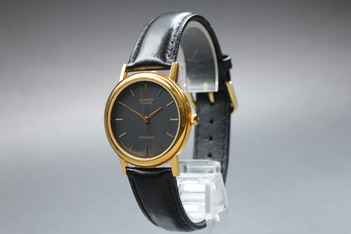 Vintage [N MINT] CASIO MTP-1095 Round 33mm Black Gold Quartz Men's Watch JAPAN