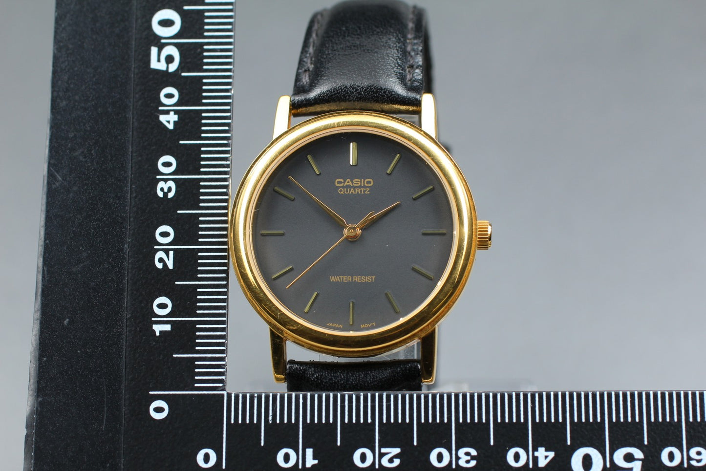 Vintage [N MINT] CASIO MTP-1095 Round 33mm Black Gold Quartz Men's Watch JAPAN