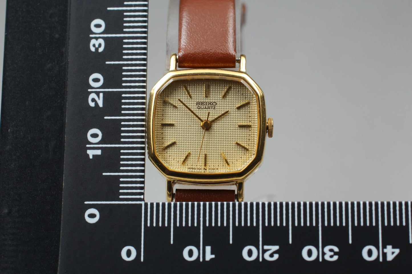 Vin.1991 [N MINT] SEIKO 1421-5060 Square Gold Quartz Ladies Watch From JAPAN