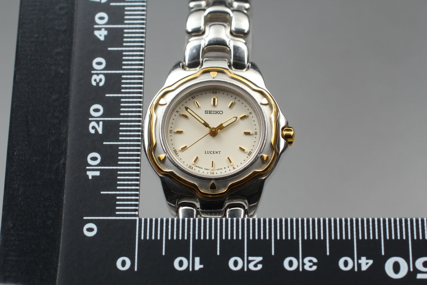 Vtg.1995 [N MINT] SEIKO LUCENT 7N01-6740 28mm Gold Quartz Men's Watch From JAPAN