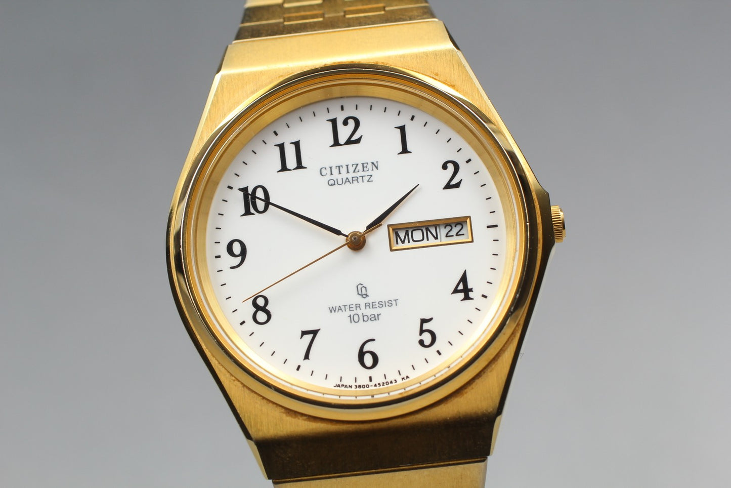 Vtg. [N MINT]CITIZEN 3800-451252 Gold Day/Date Bracelet Quartz Men's Watch JAPAN