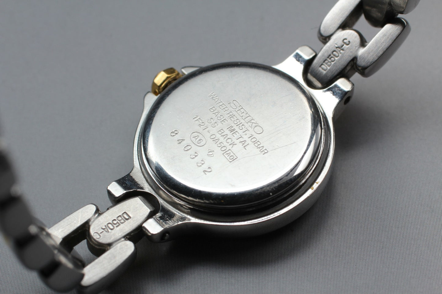Vtg.1988 [N MINT] SEIKO MOOREA 1F21-0A50 Round 20mm Quartz Ladies Watch JAPAN
