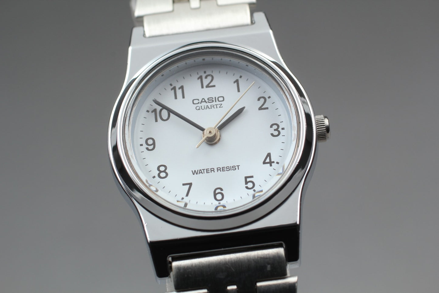 Vintage.[N MINT] CASIO LQ-333 Round 23mm White Quartz Ladies Watch From JAPAN