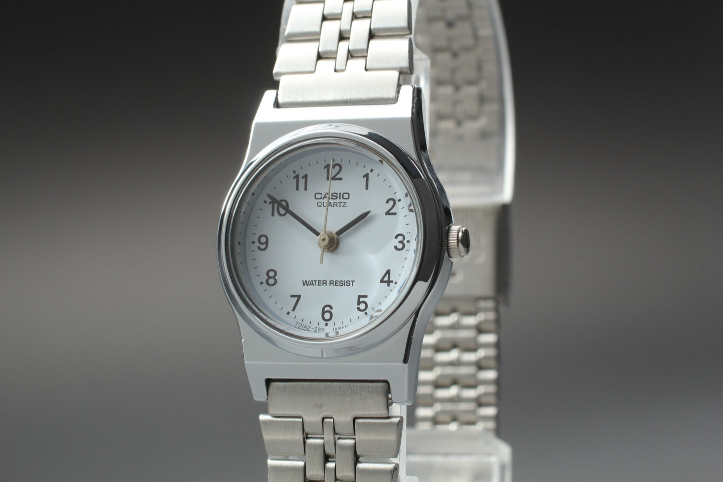 Vintage.[N MINT] CASIO LQ-333 Round 23mm White Quartz Ladies Watch From JAPAN