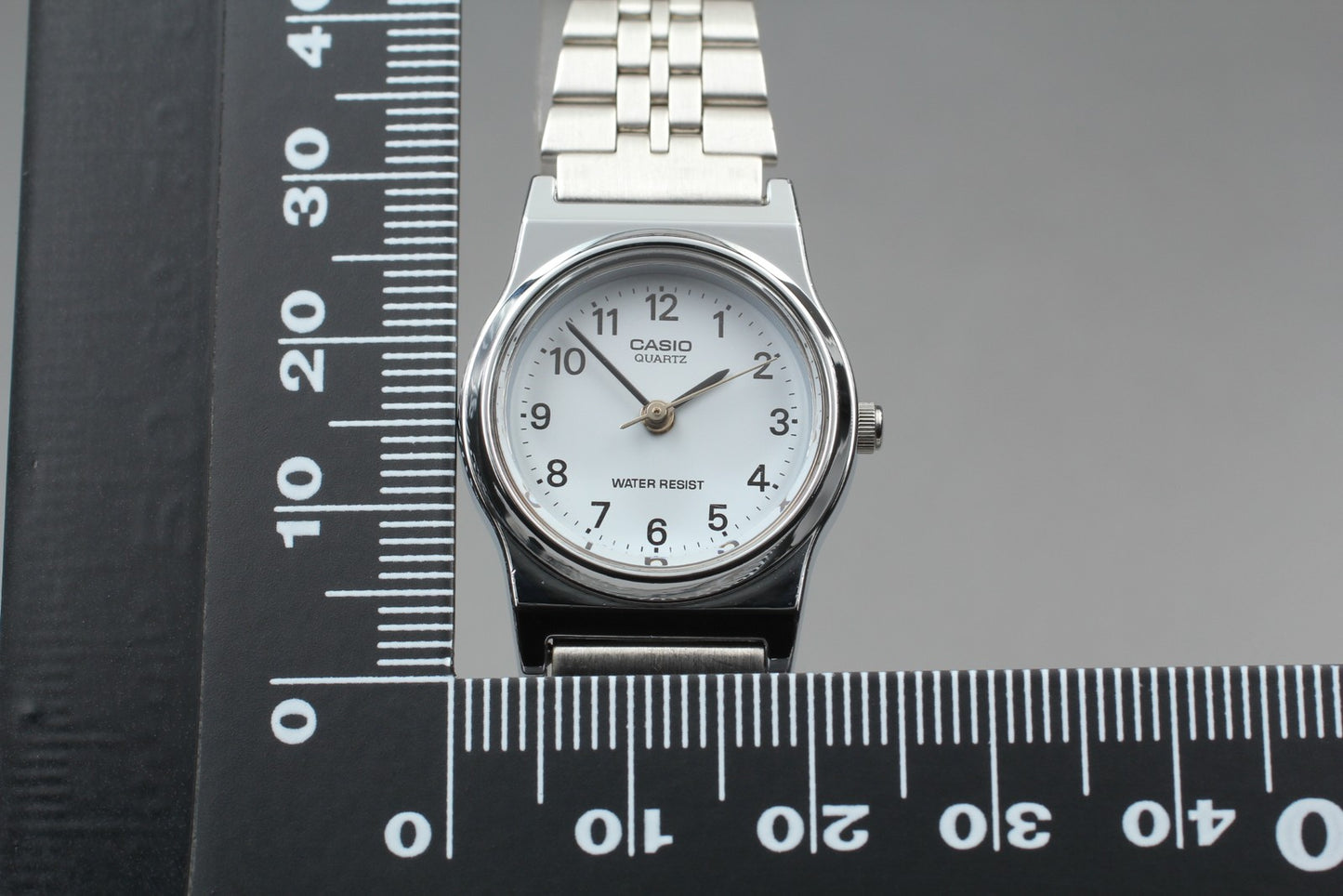 Vintage.[N MINT] CASIO LQ-333 Round 23mm White Quartz Ladies Watch From JAPAN