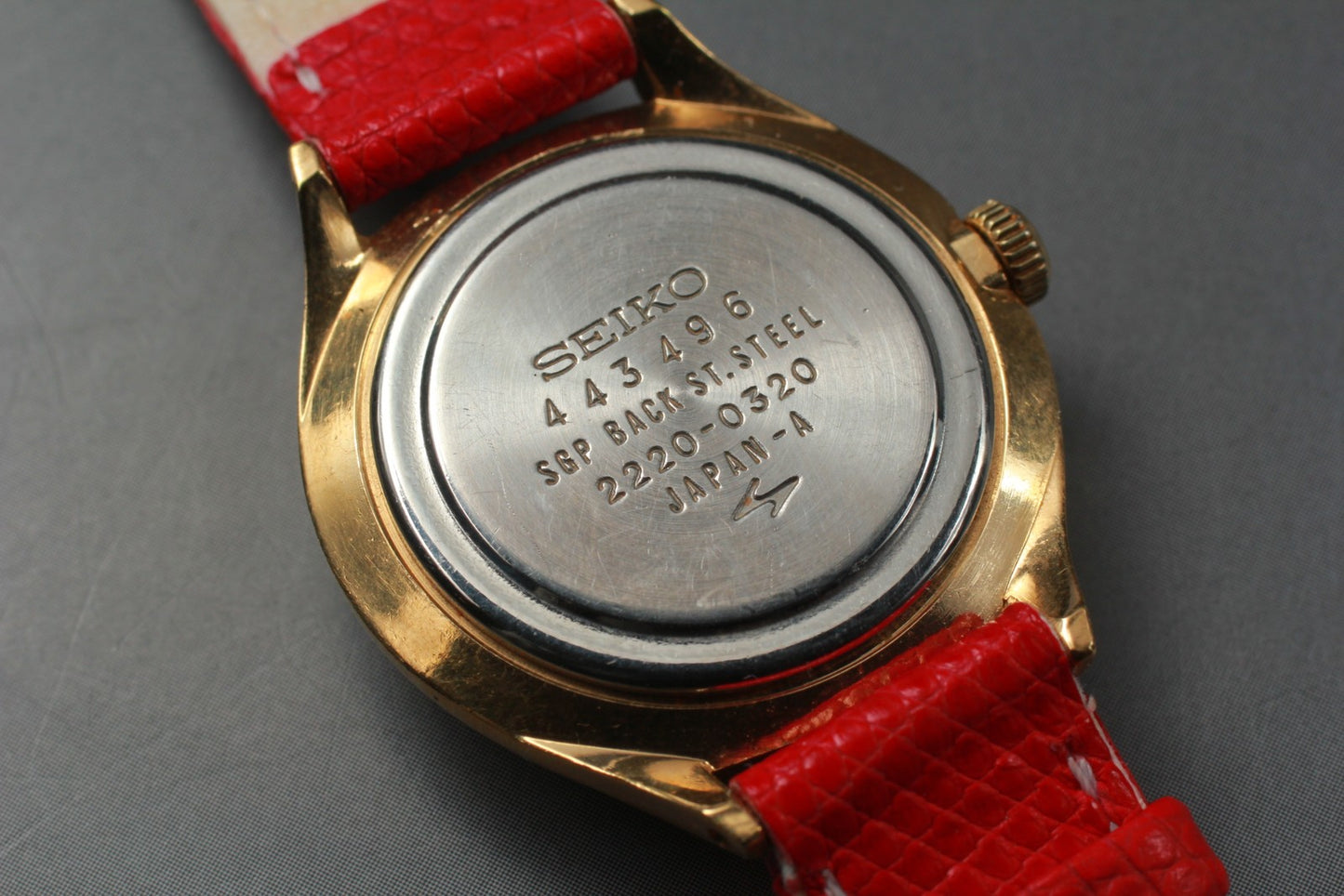 Vtg.1994 [N MINT] SEIKO 2220-0320  Round 26mm Pink Manual Ladies Watch JAPAN