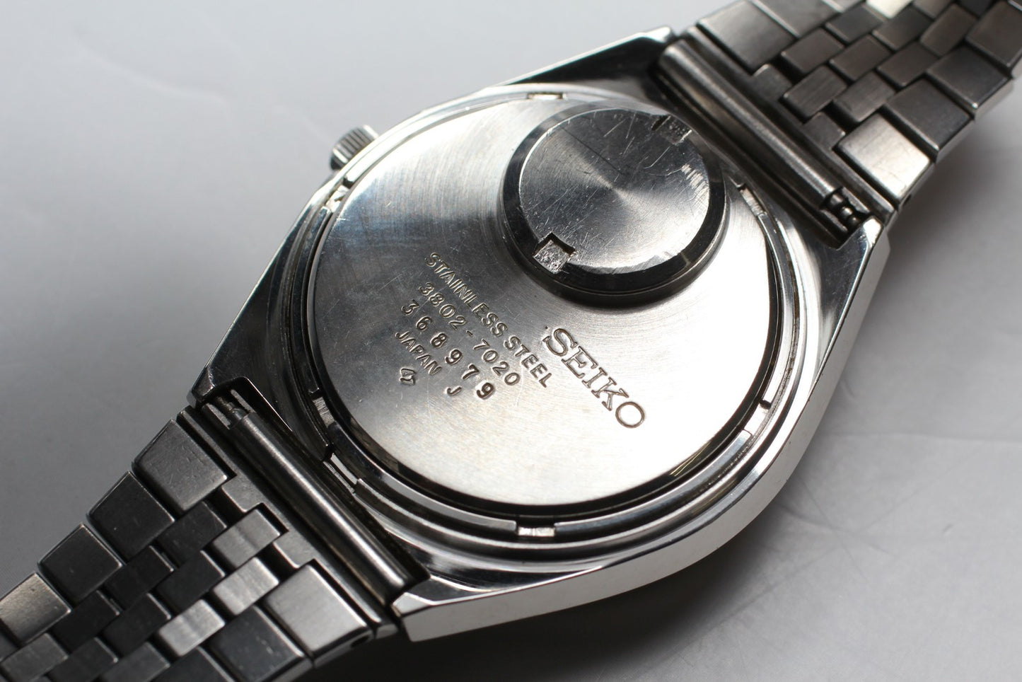 Vtg.1983 [N MINT]SEIKO 3802-7020 Day/Date 37mm Silver Quartz Men's Watch JAPAN