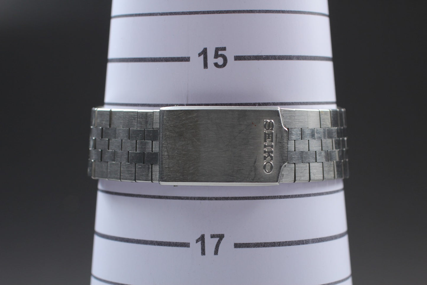Vtg.1983 [N MINT]SEIKO 3802-7020 Day/Date 37mm Silver Quartz Men's Watch JAPAN