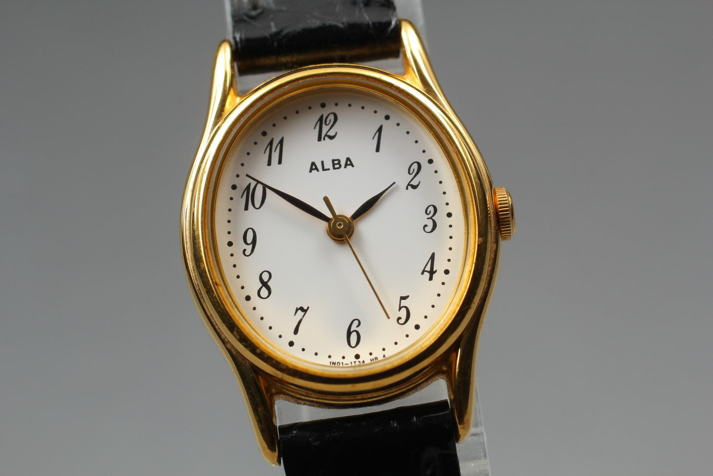 Vtg.1992[N MINT] SEIKO ALBA 1N01-5F90 Oval 19mm Quartz Ladies Watch From JAPAN