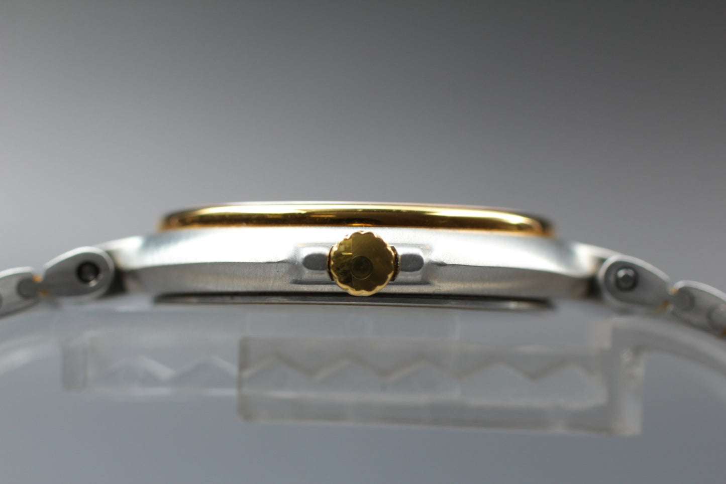 [N MINT] DUNHILL P00V 12P Diamond Round 33mm Bracelet Quartz Men's Watch JAPAN