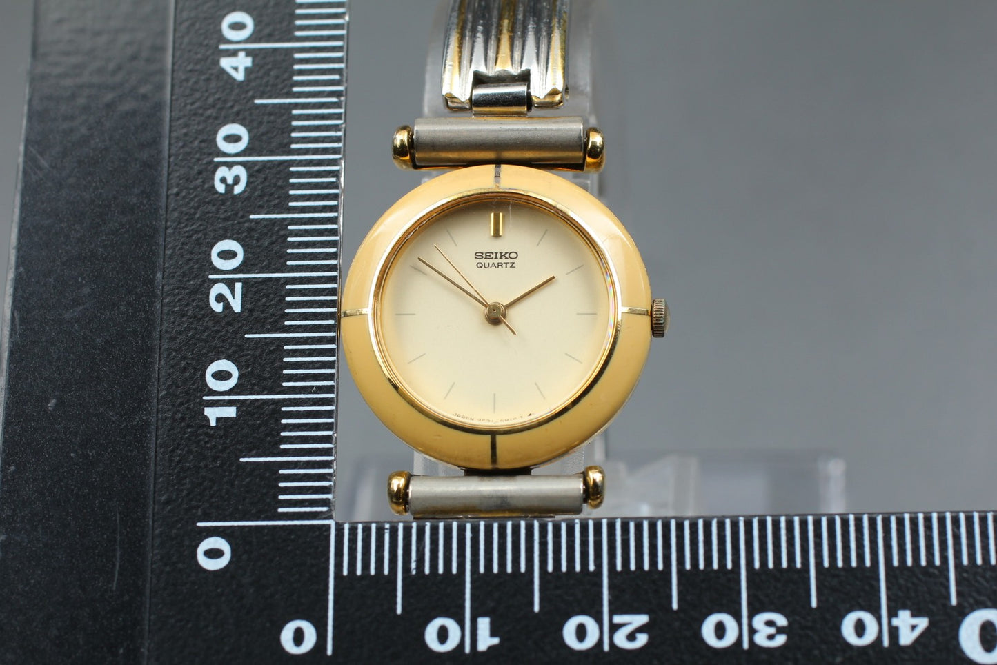 Vtg.1994 [Exc+5] SEIKO 2C21-0190 24mm Bracelet Quartz Ladies Watch From JAPAN