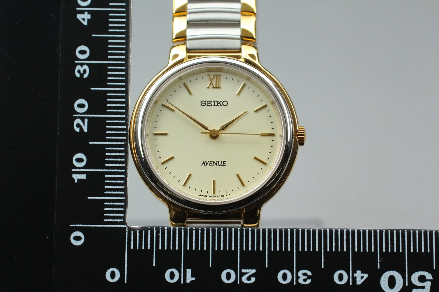 Vin.1994 [Near MINT] SEIKO AVENUE 7N01-6F50 Quartz Bracelet Men's Watch JAPAN