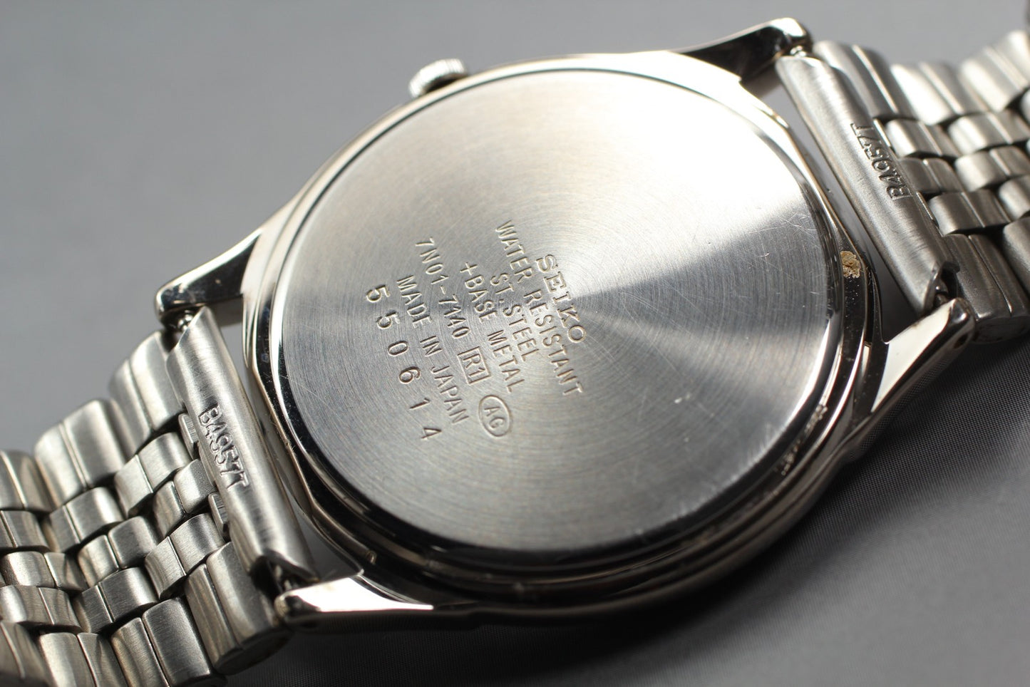 Vtg.1985 [Near MINT] SEIKO 7N01-7140 33mm Silver Quartz Men's Watch From JAPAN