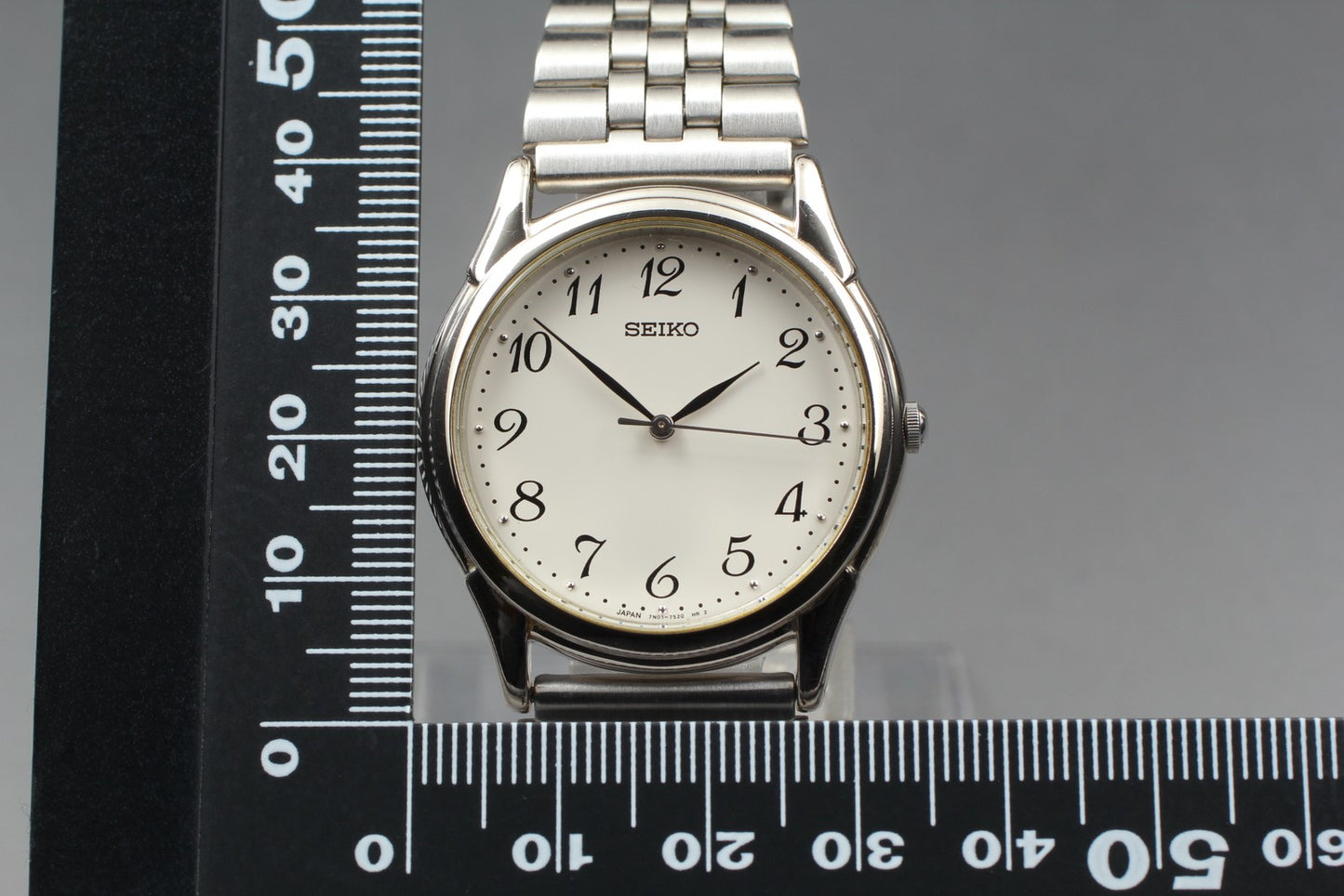 Vtg.1985 [Near MINT] SEIKO 7N01-7140 33mm Silver Quartz Men's Watch From JAPAN