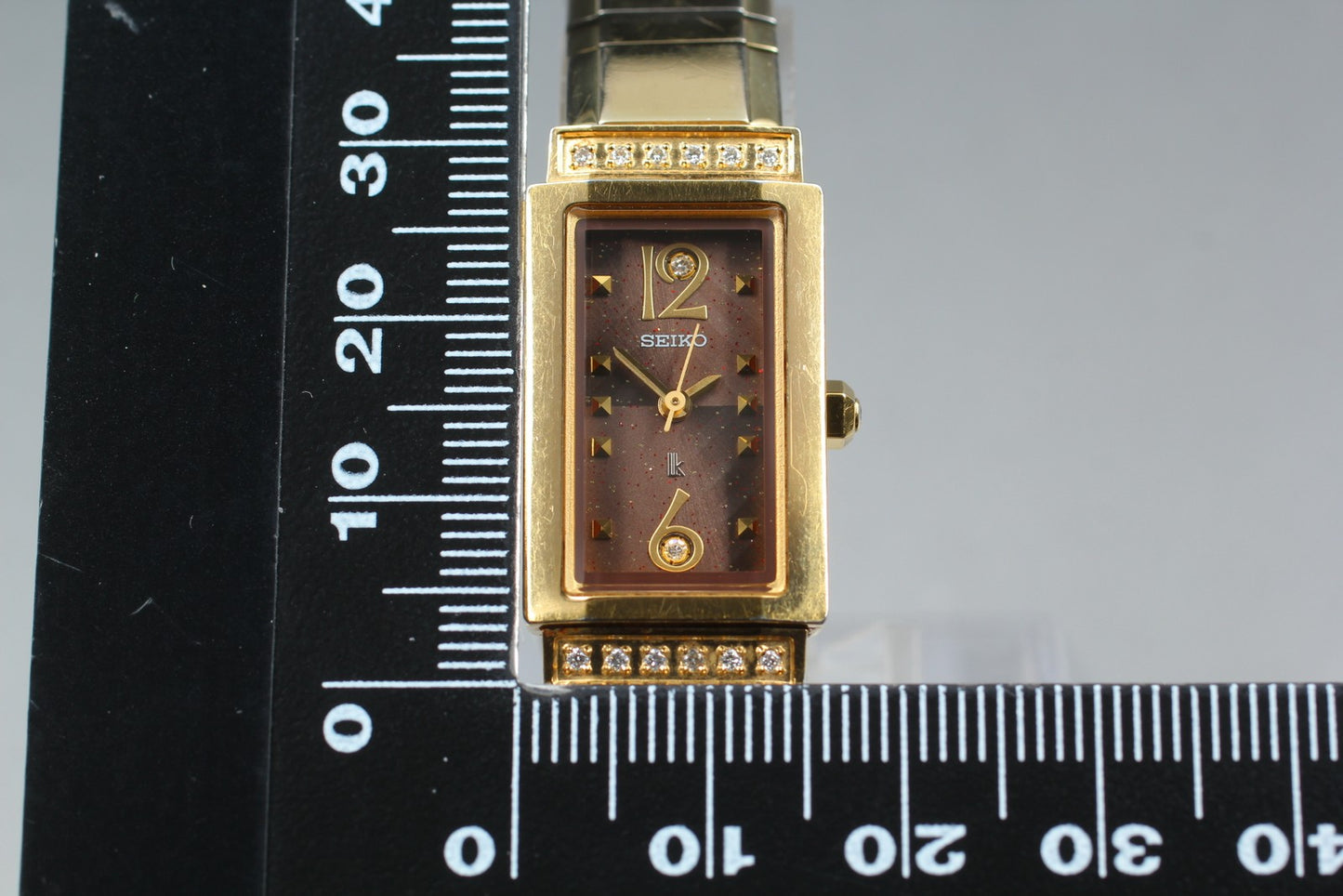 Vtg.1988 [N MINT] SEIKO 1F21-0BE0 Diamond Tank 16mm Quartz Ladies Watch JAPAN
